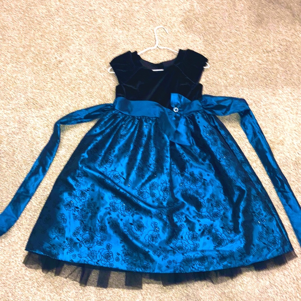 Girls blue, formal dress, with velvet.